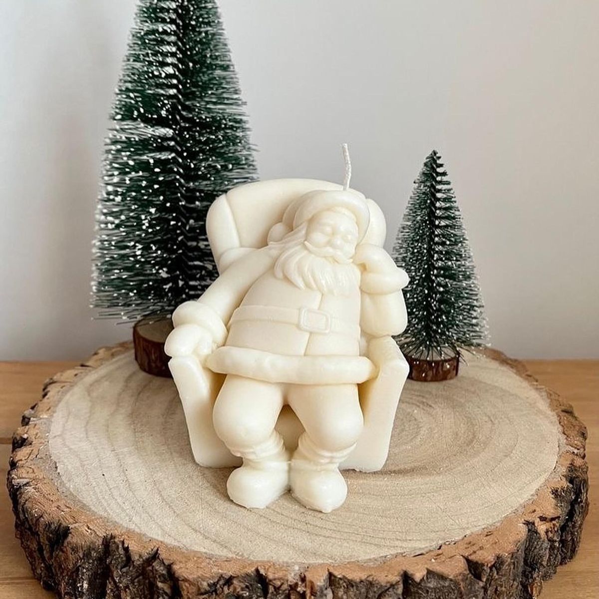 Santa chair candle